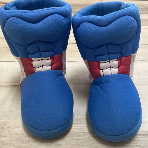 Marvel Captain America Boots Slippers Size M Boys. Size 7/8. - Picture 2 of 9